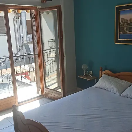 شقة Charming In Paralia Ofriniou, 50m From The Beach, Free Parking, Wi-fi, Pet-friendly, Ac