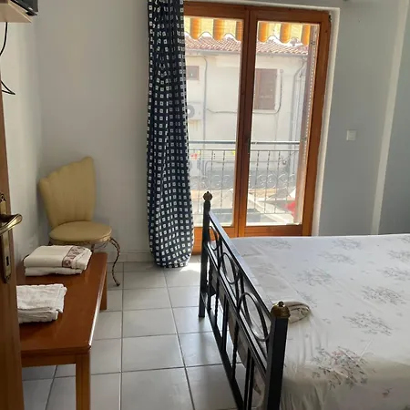 Appartamento Charming In Paralia Ofriniou, 50m From The Beach, Free Parking, Wi-fi, Pet-friendly, Ac Ofrínion