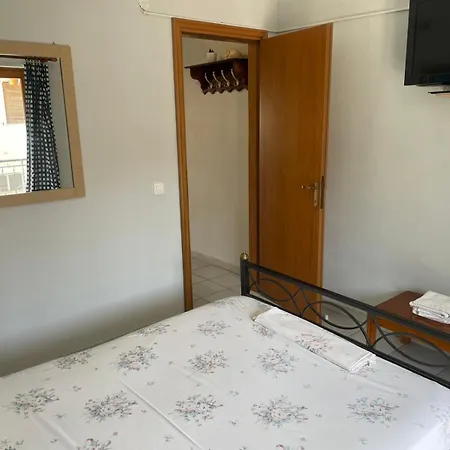 Charming In Paralia Ofriniou, 50m From The Beach, Free Parking, Wi-fi, Pet-friendly, Ac Ofrínion