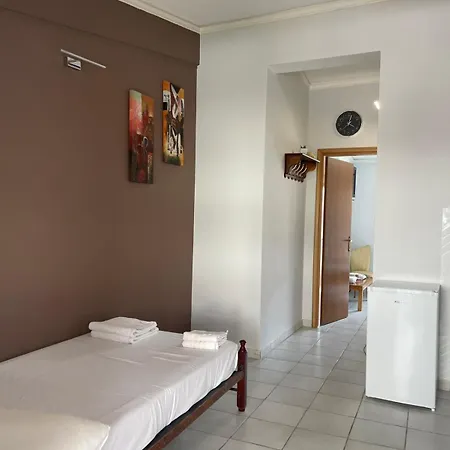 Charming In Paralia Ofriniou, 50m From The Beach, Free Parking, Wi-fi, Pet-friendly, Ac Appartamento