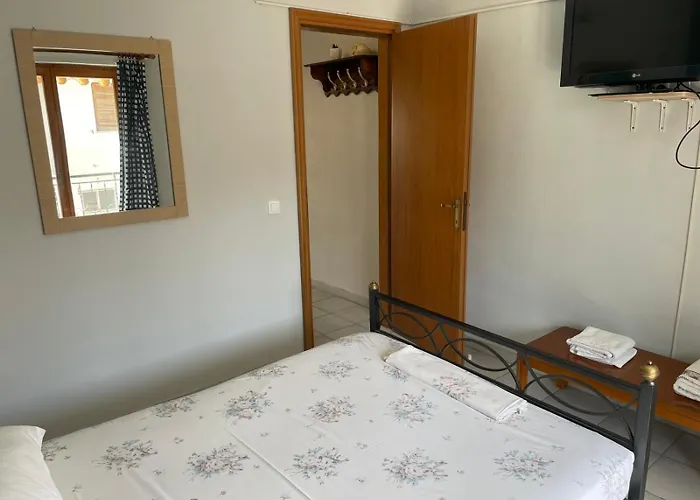 Charming In Paralia Ofriniou, 50m From The Beach, Free Parking, Wi-fi, Pet-friendly, Ac Ofrínion