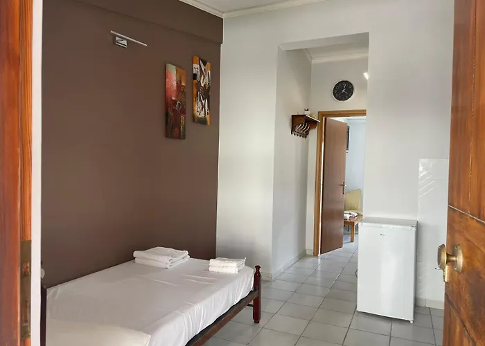 Charming In Paralia Ofriniou, 50m From The Beach, Free Parking, Wi-fi, Pet-friendly, Ac Appartamento
